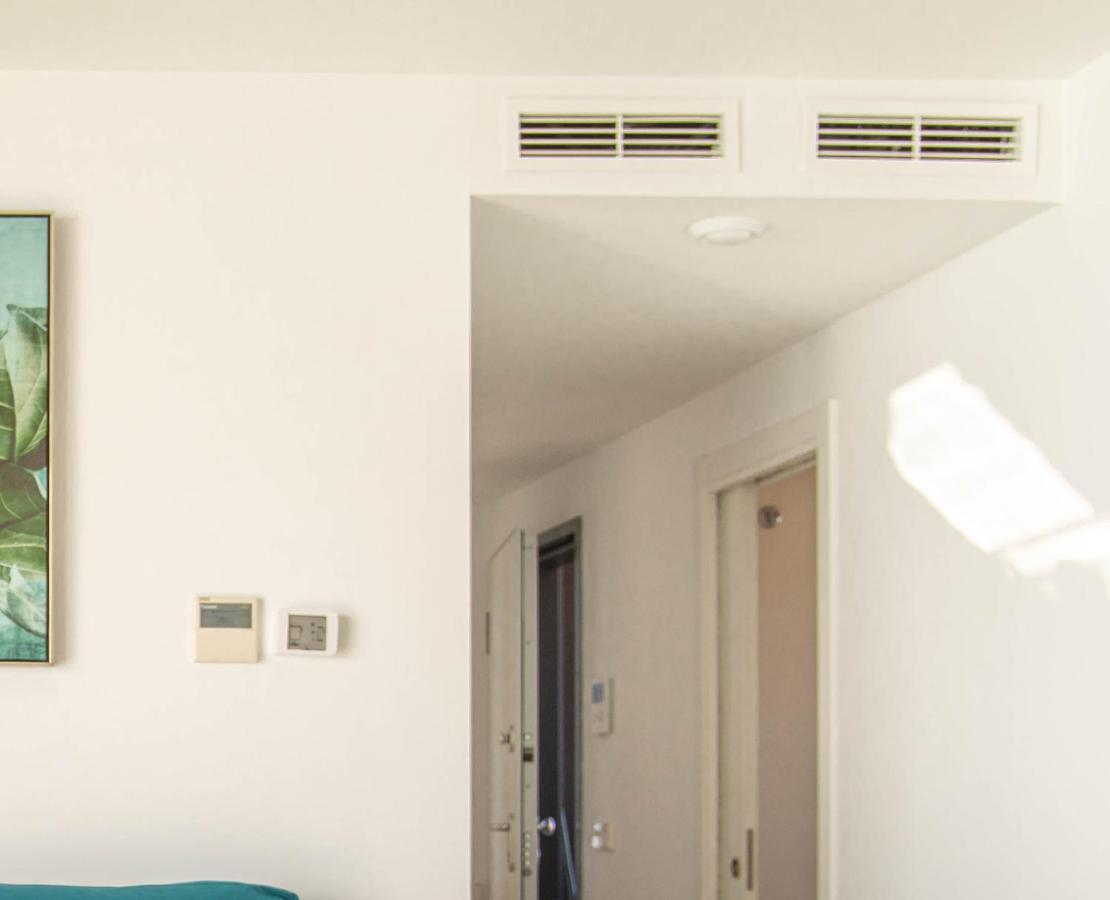 Modern Sea Front East Wind Apartament *