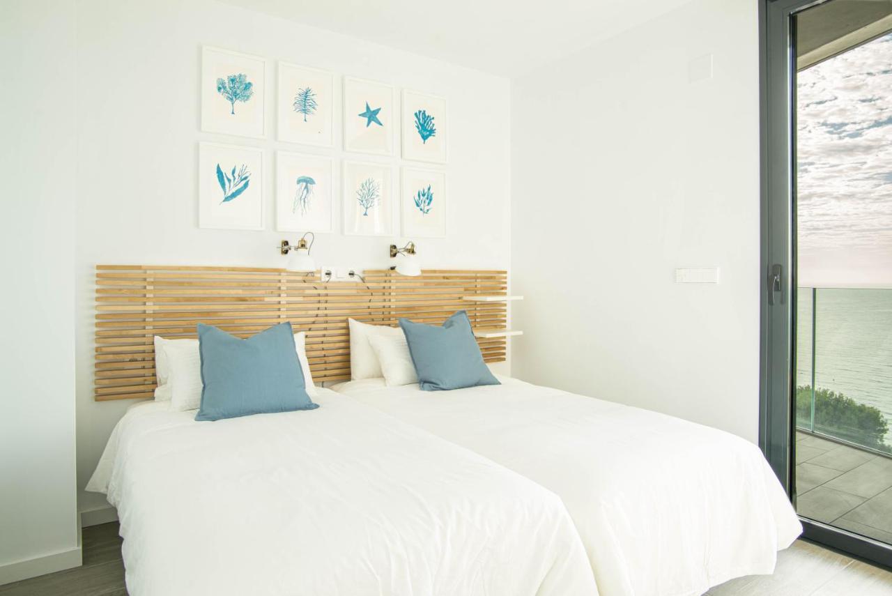 Modern Sea Front East Wind Apartament